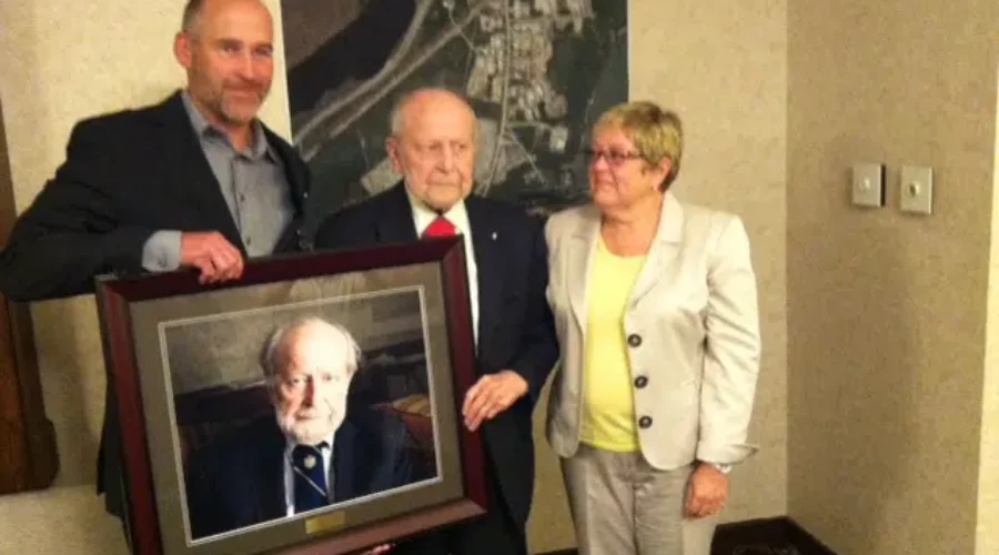 Former Common Councillor Honoured For His Service To City