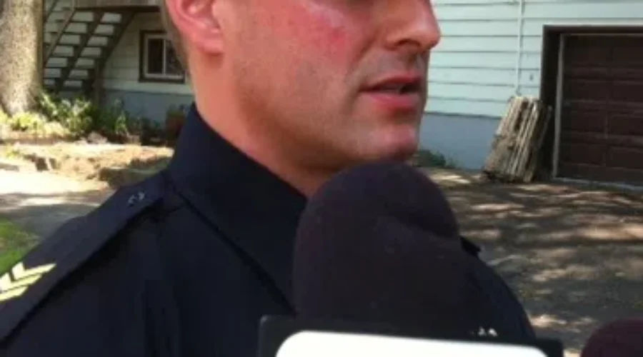 Police Find Kids In Car Stopped After A Window Is Shot Out on Harrington