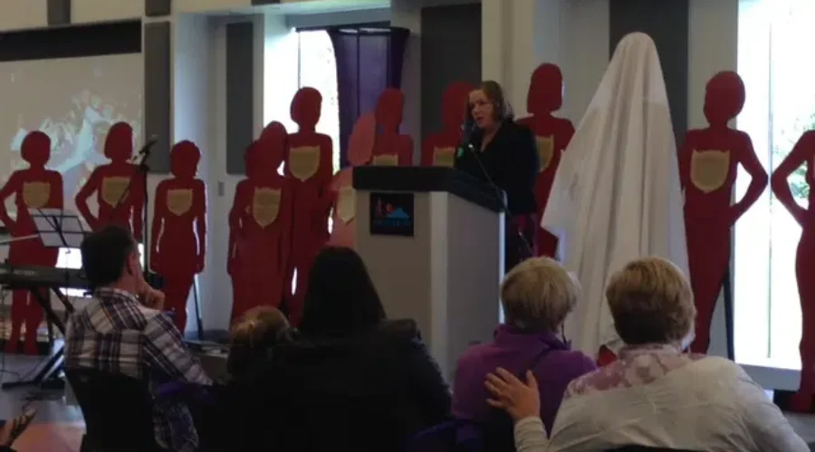 VIDEO: Honouring Tanya Shand With A Red Silhouette