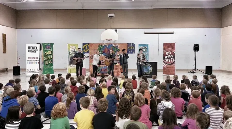 Interactive Show Teaches New Brunswick Students How To Stand Up To Bullying