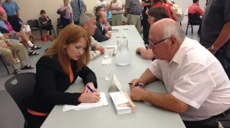 Voters Take Part In Campaign on The Clock
