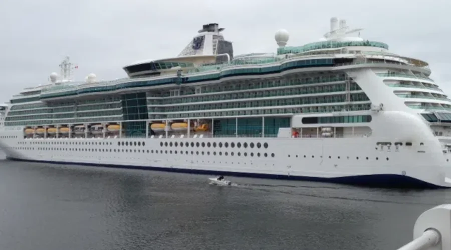 Big Crowds Uptown on Triple Ship Wednesday