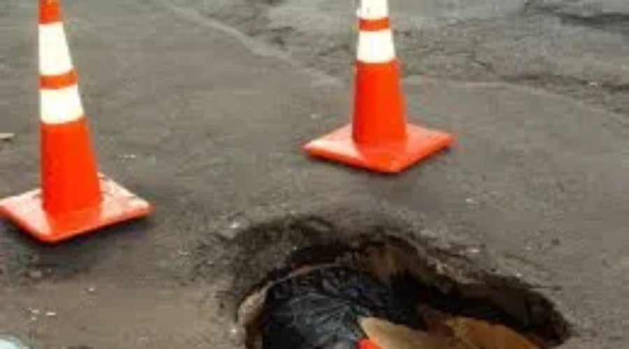 City Warns Potholes Will Be Worse