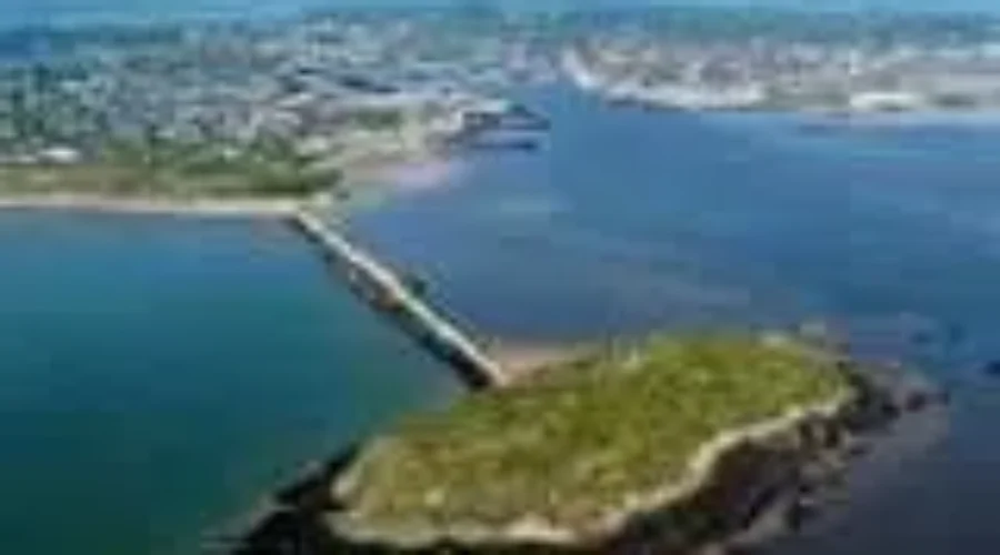 Woman Rescued On Breakwater