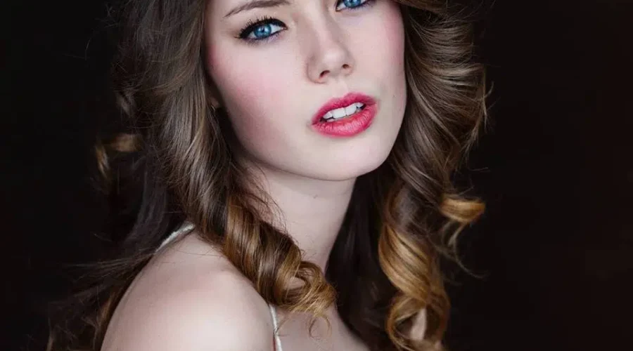 Local Model Laura McCavour Signs Modeling Contract In Toronto