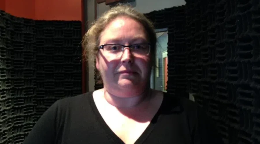A City Woman Claims Poor Treatment At One Advance Poll
