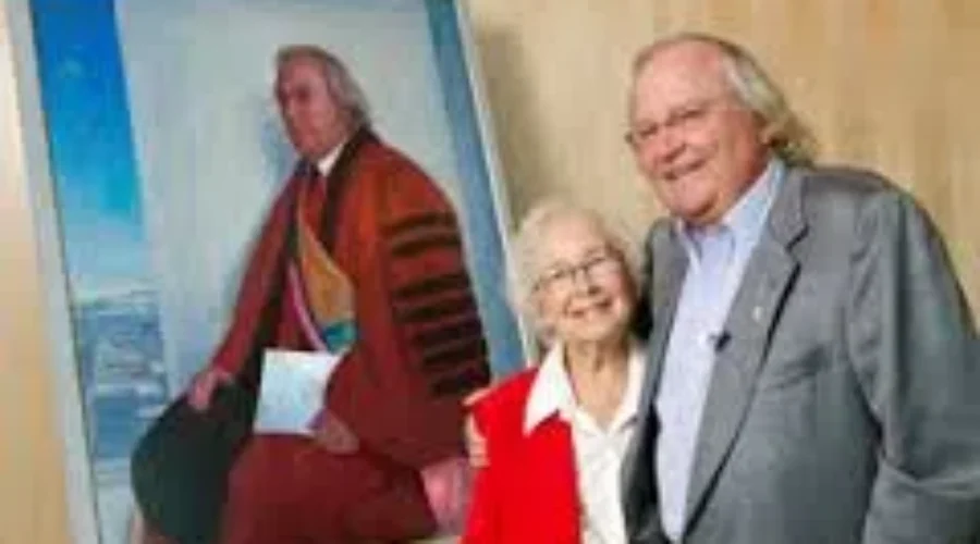 Native Saint Johnner Being Honoured By Red Cross