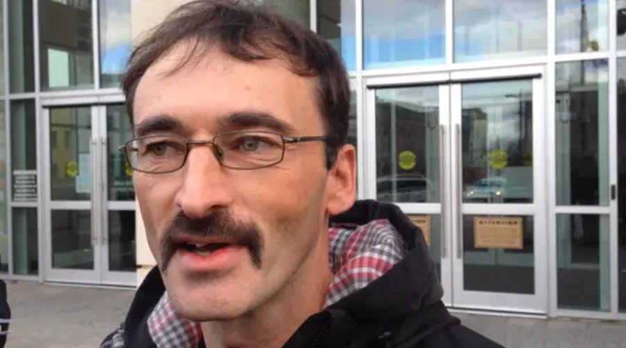 Sherriffs Remove People at Reynolds’ Sentencing Hearing