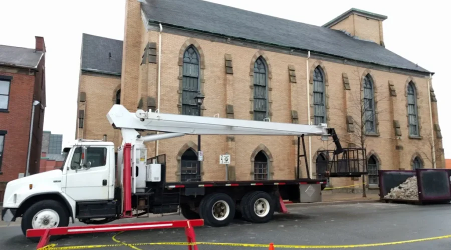 City Demolishing Part of Vacant Synagogue Chimney