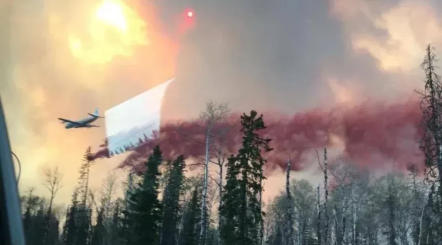 Fort McMurray: Wildfire destroys 1,600 Homes, More Communities Evacuated