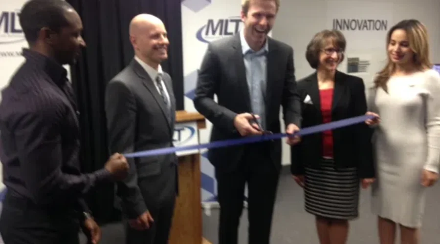 Premier Touts Innovation During Moncton IT Firm Expansion