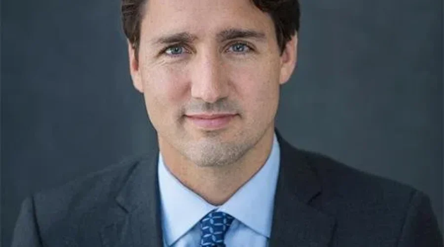 Ottawa: PM Trudeau Apologizes for “Elbowgate”