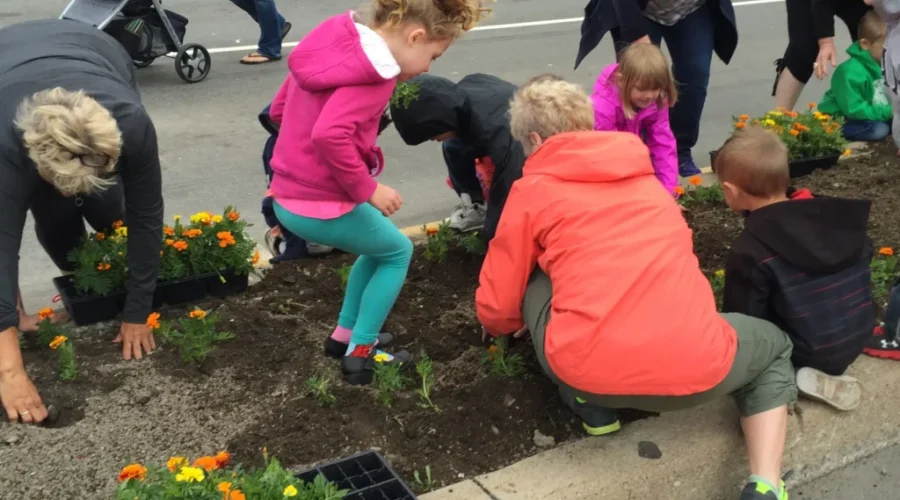 Hundreds Gather For The Marigolds Project