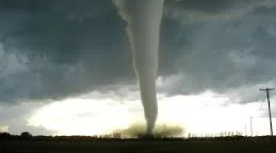 What Prompts A Tornado Warning From Environment Canada?