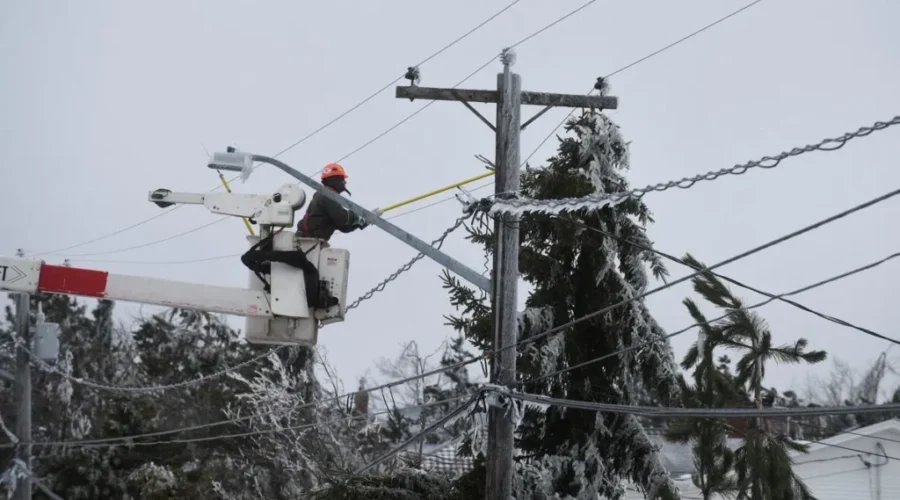 Residents Share Stories Of Life During A Power Outage