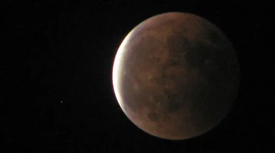 Triple Treat In The Skies Tonight – Snow Moon, Lunar Eclipse, and Comet