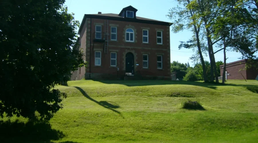 Toronto Man Unconcerned About Possibility Of Ghosts In His Former Village Jail Residence