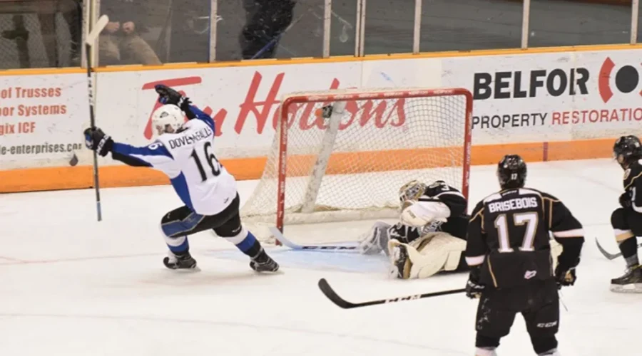 A Sell Out Crowd As The Dogs Defeat the Islanders
