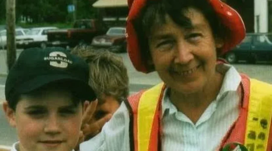 MLA John Ames Honors Dot Larson In Legislature