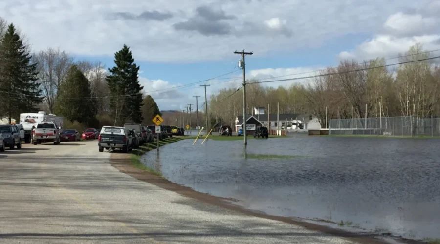 Fraser Says Boats Are on Stand-by If Needed