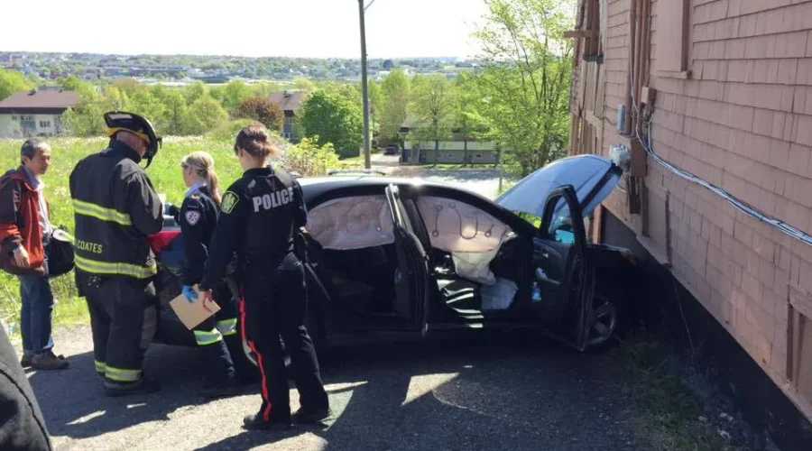 No One Hurt After Car/House Collision