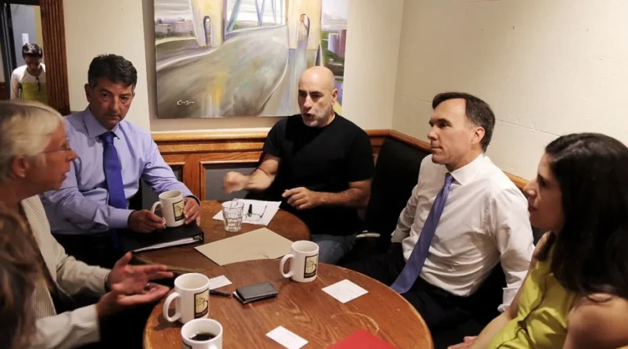 Federal Finance Minister Touts Job Gains