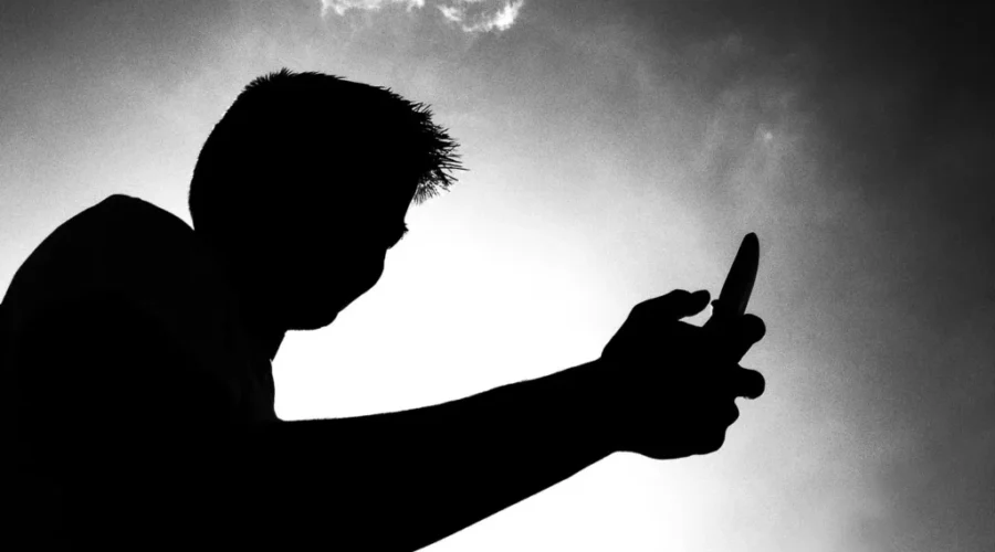 Chiropractor Says “Text Neck” Can Be Avoided