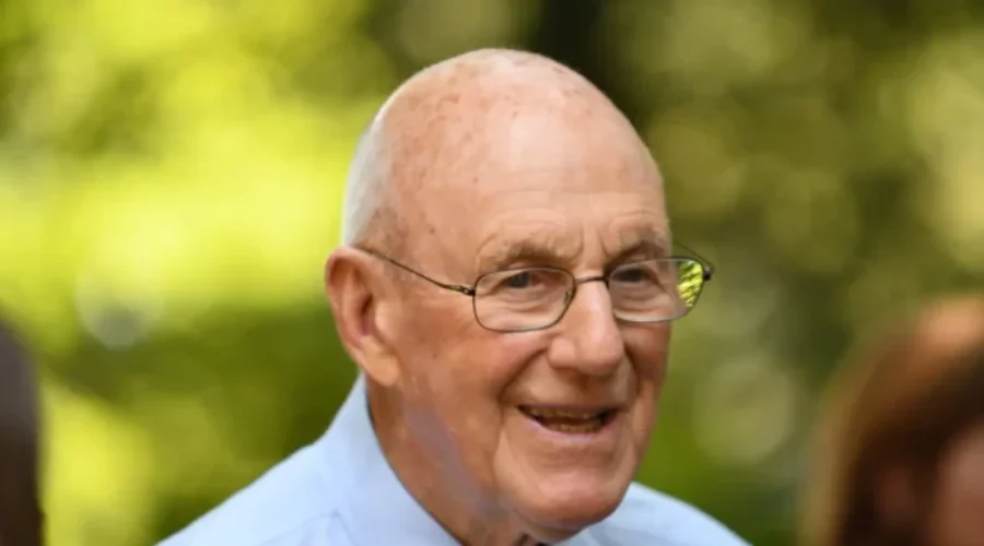 Cooke And Irving To Receive The Paul Harris Fellowship