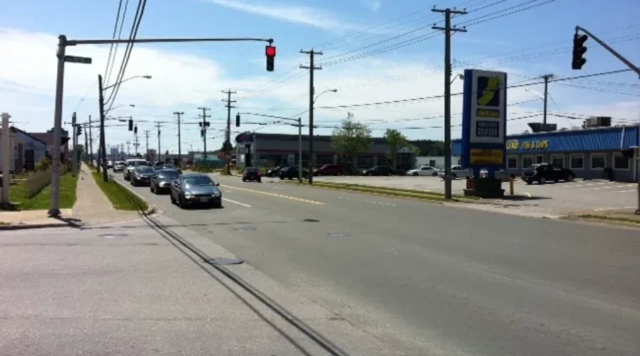 Rothesay Avenue Reduced To Two Lanes