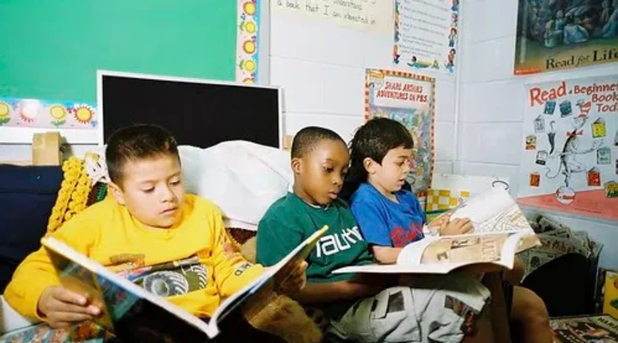 Minister Continues Consultations To Improve Education System