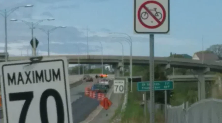 SJPD Discourage Walking On Harbour Bridge
