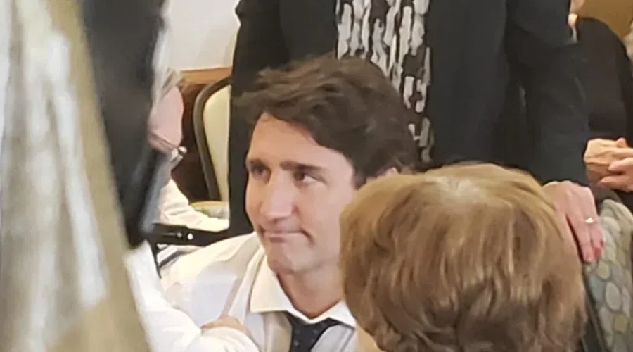 ‘Sunny Ways’ Becomes ‘Stormy Seas’ With Minority Federal Government