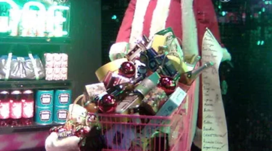 Survey Shows Christmas Shopping Is Underway In Canada