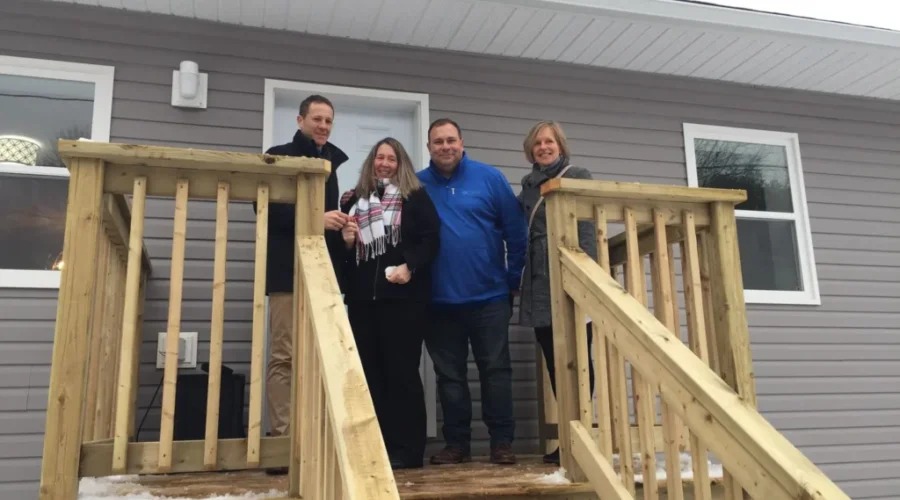 Quispamsis Family Gets A House For Christmas
