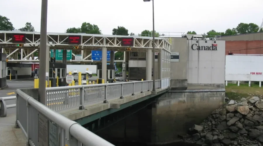 Border Traffic From U.S. Down 55 Per Cent