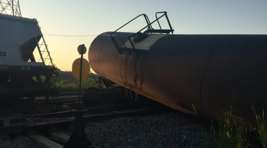 Eight Cars Derail Behind Rothesay Avenue Restaurant