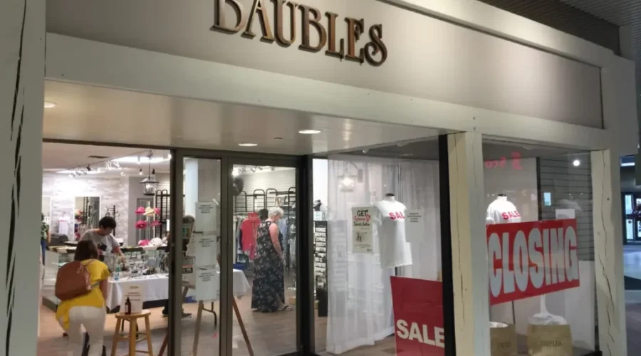 Uptown Clothing Store To Close