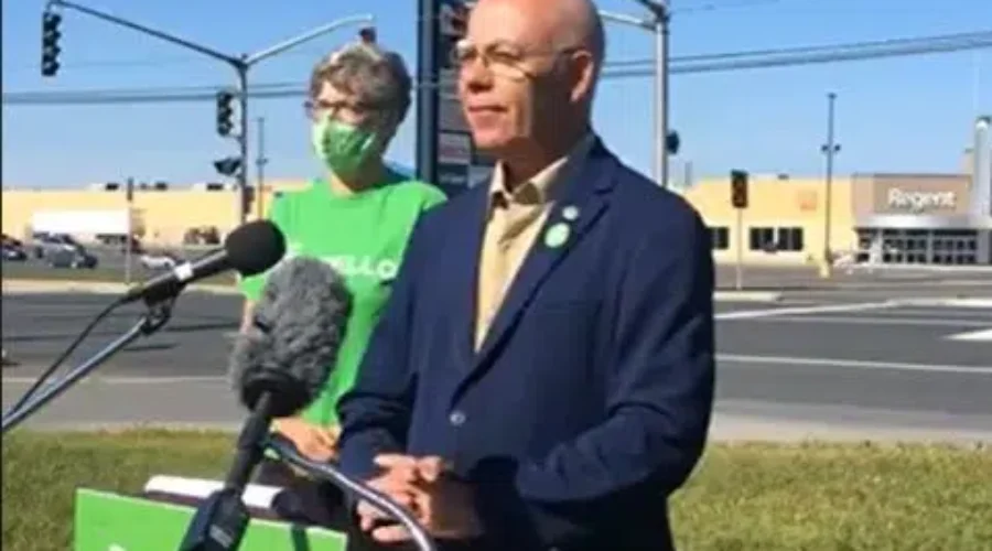 Coon Talks SMRs, Minimum Wage With Business Leaders