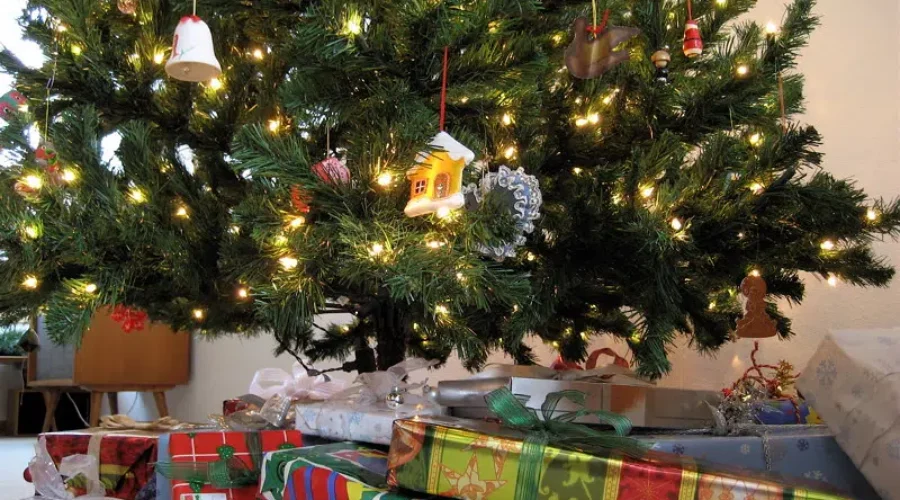 Credit Counsellor Encourages ‘Credit-Free Christmas’