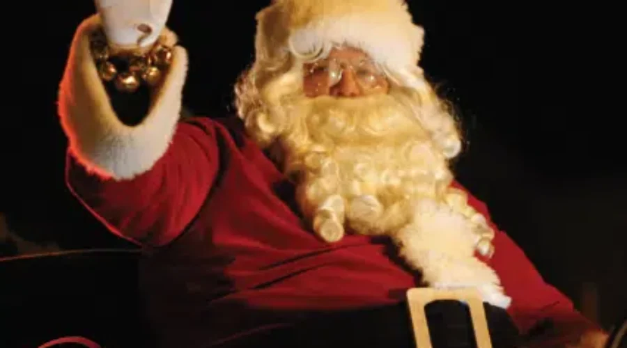 Canada’s Top Doctor Deems Santa Claus As Essential Worker