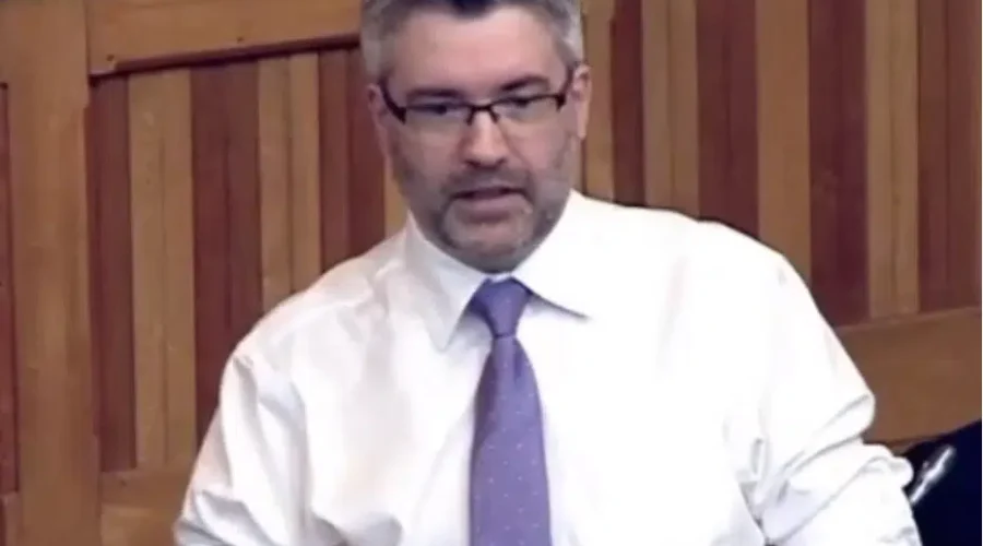 COVID-19 Communication Too Vague: Austin