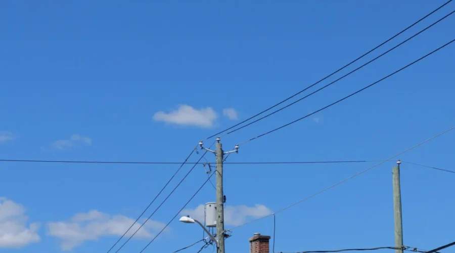 UPDATE: High Winds Cause Scattered Power Outages