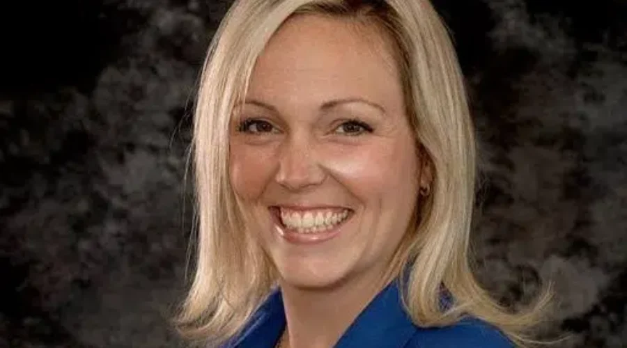 Gina Hooley Running In Ward 4