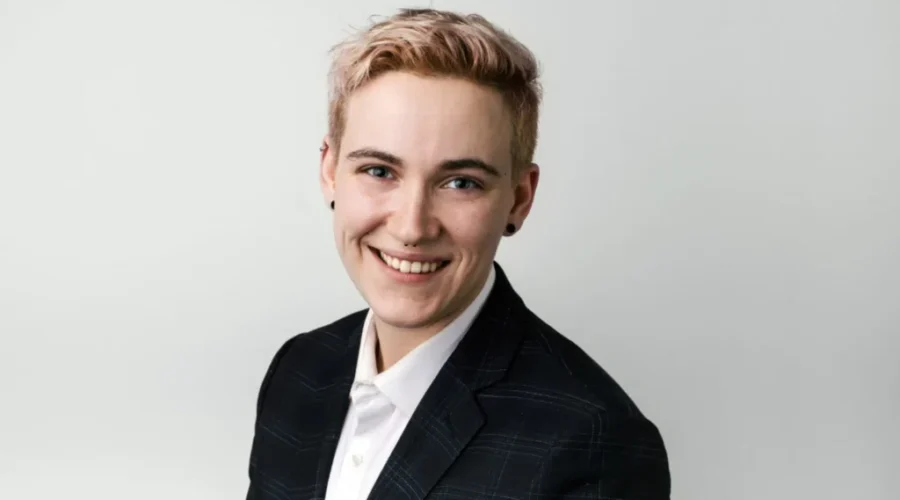 Mariah Darling Running In Ward 3