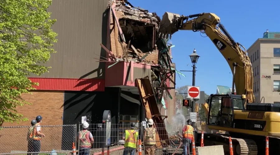 Demolition Underway At 91 King Street