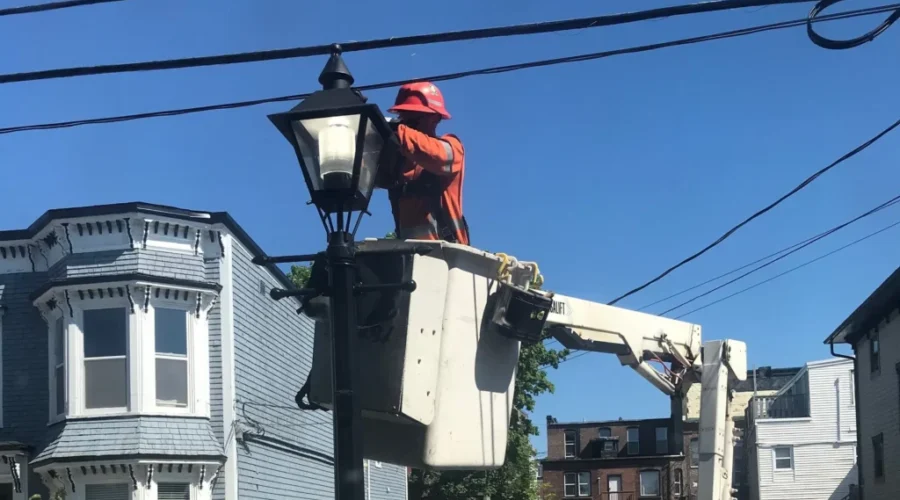 What’s Causing Uptown Street Lights To Flicker