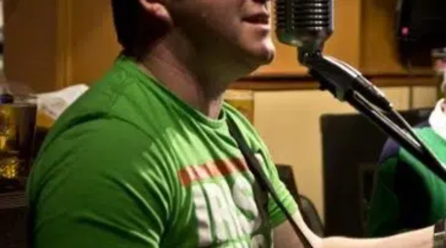 Live Performers Return To Bars And Restaurants Post Pandemic