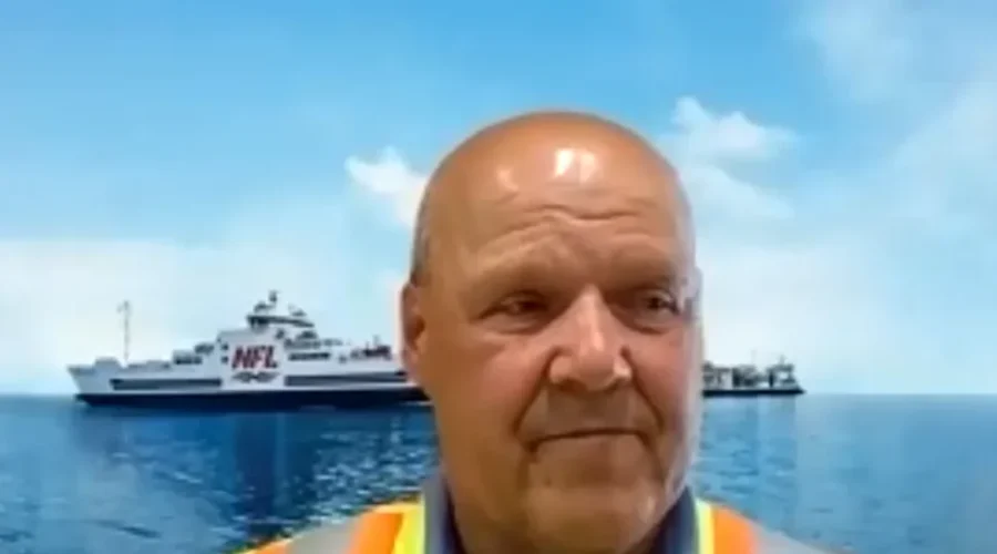 Island Residents Offer Support To Stranded Ferry Passengers