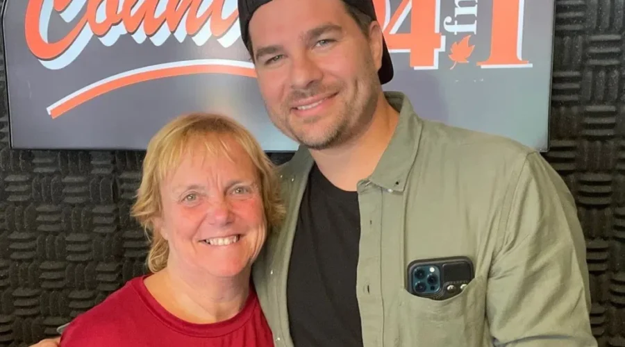 Krista chats up a storm with Steven Lee Olsen