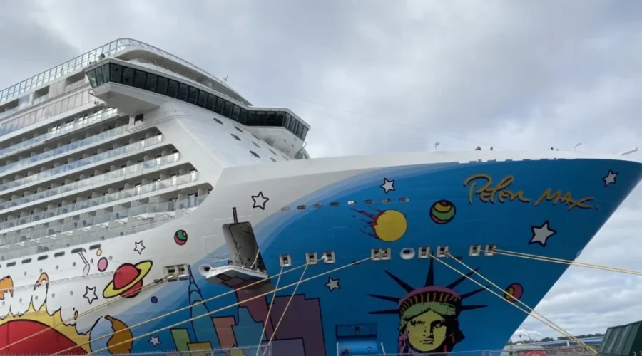 Norwegian Breakaway Makes Inaugural Call
